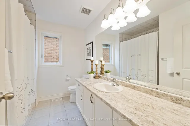 Additional image 30 of 28 Babcock St