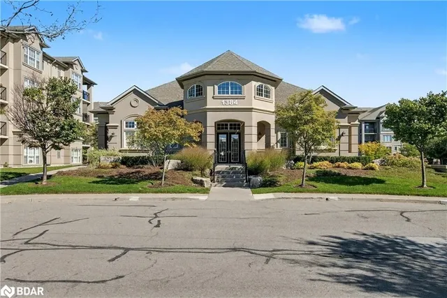 Additional image 22 of 1380 Main St Unit 204