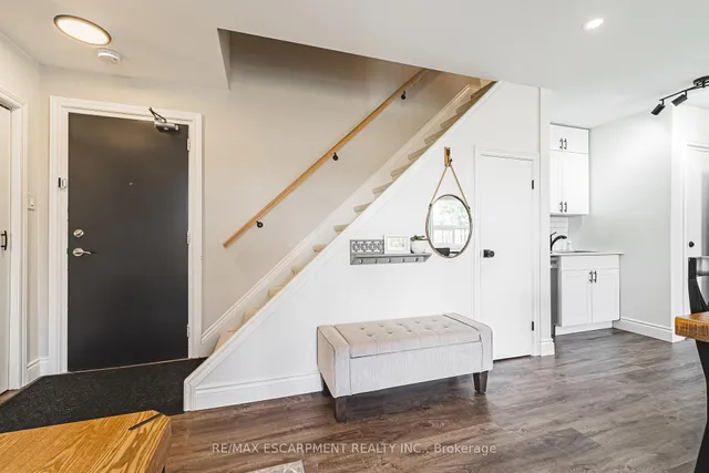 Additional image 9 of 469 Claridge Rd Unit 1