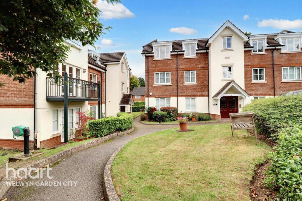 Additional image 4 of Canonsfield Road, WELWYN