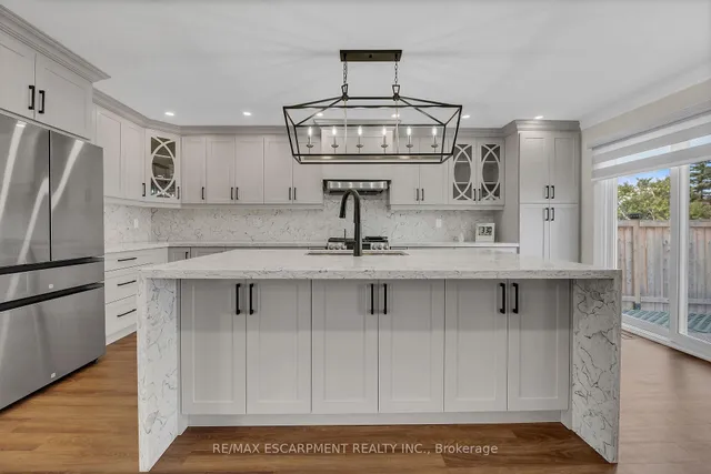 Additional image 3 of 125 VALERA Dr