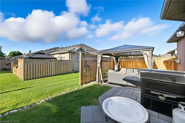 Additional image 35 of 55 Northern Breeze St Unit 33