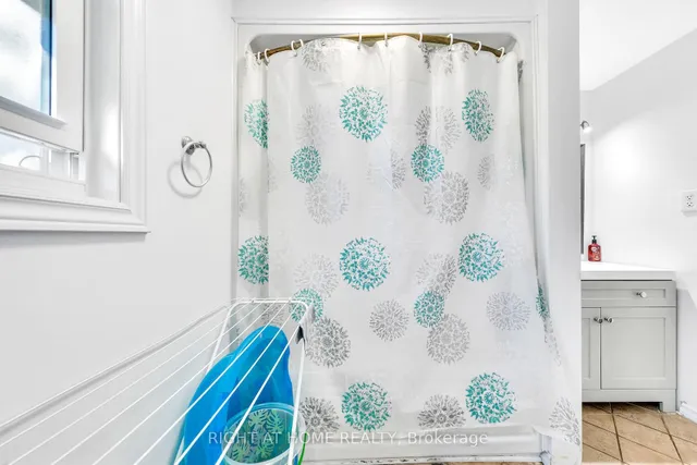 Additional image 26 of 1460 Garth St Unit 6