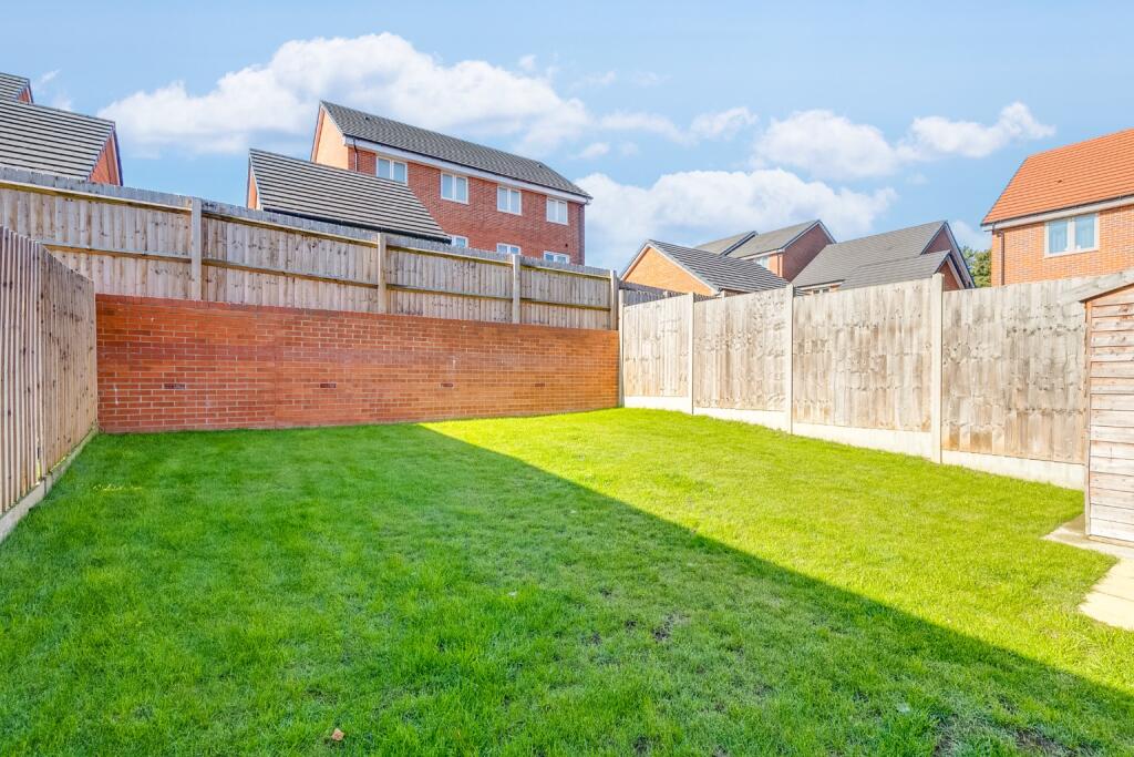 Additional image 4 of Claves Crescent, Welwyn Garden City, Hertfordshire, AL7 1WN