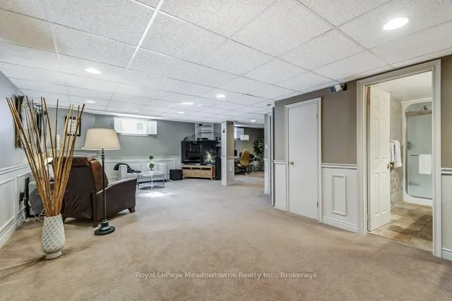 Additional image 35 of 61 Duncan Ave