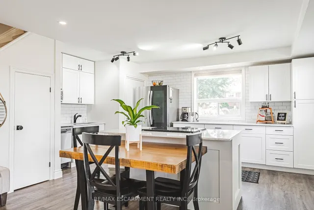 Additional image 11 of 469 Claridge Rd Unit 1