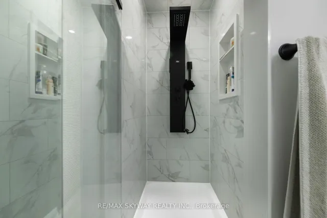 Additional image 31 of 1570 Cartwright Cres