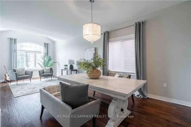 Additional image 7 of 51 Showcase Dr