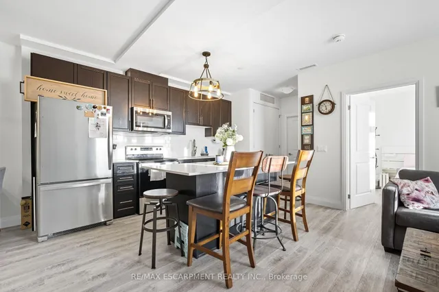 Additional image 6 of 1 Redfern Ave Unit 426