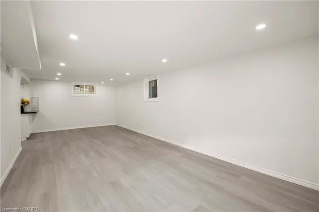 Additional image 27 of 60 Champlain Ave Unit Main Floor