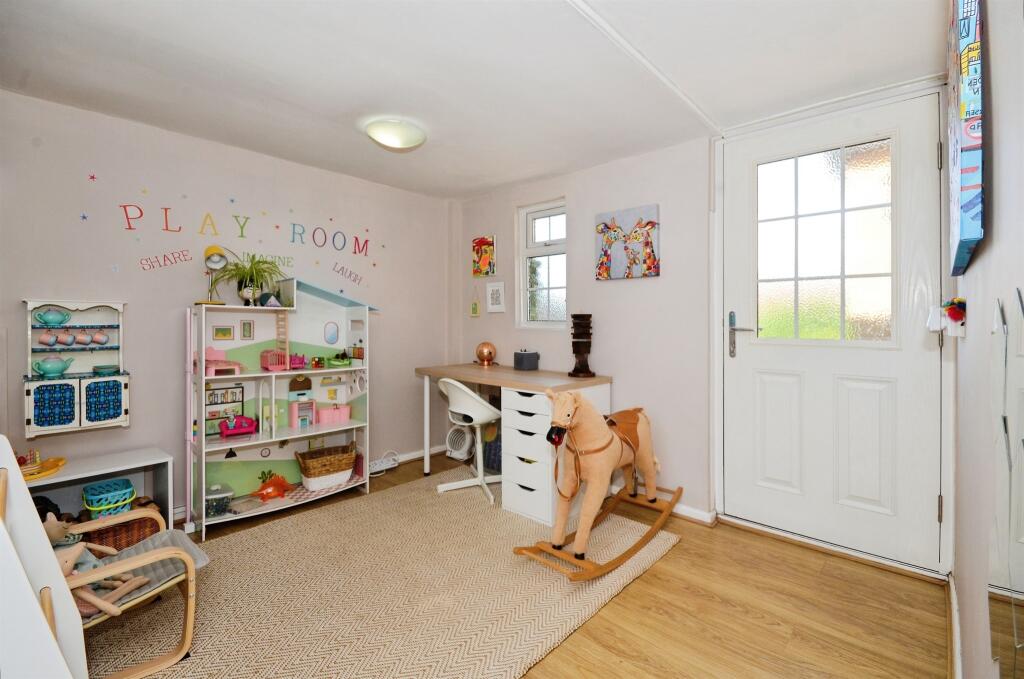 Additional image 9 of Saxon Close, Harpenden