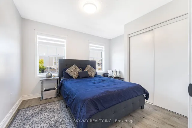Additional image 32 of 1570 Cartwright Cres