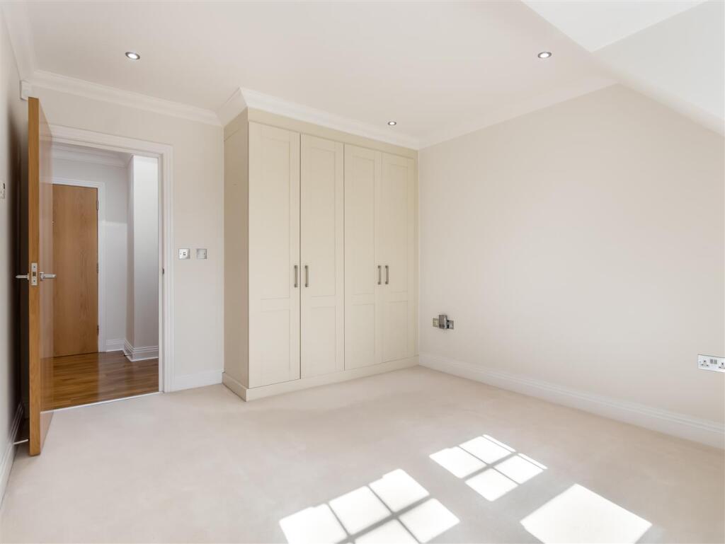 Additional image 17 of Georges Wood Road, Brookmans Park, Hatfield