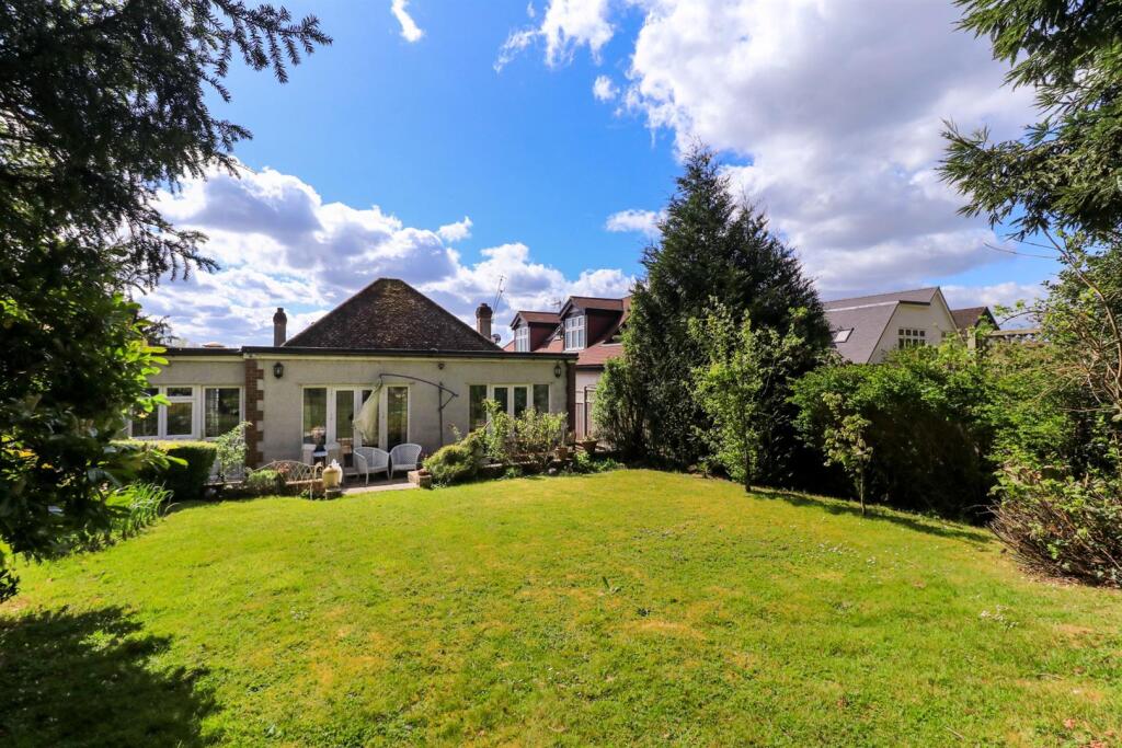 Additional image 29 of Georges Wood Road, Brookmans Park