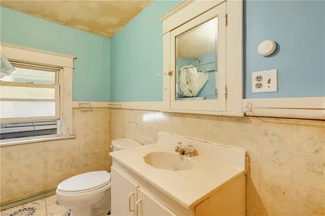 Additional image 25 of 11 Holton Ave