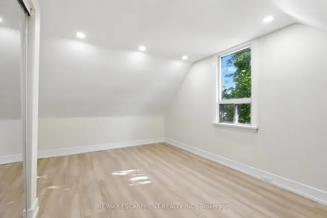 Additional image 34 of 9 ALICE St