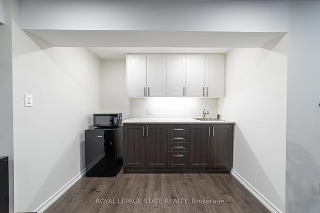 Additional image 41 of 120 Sundial Cres