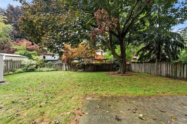 Additional image 32 of 98 Laurier Ave