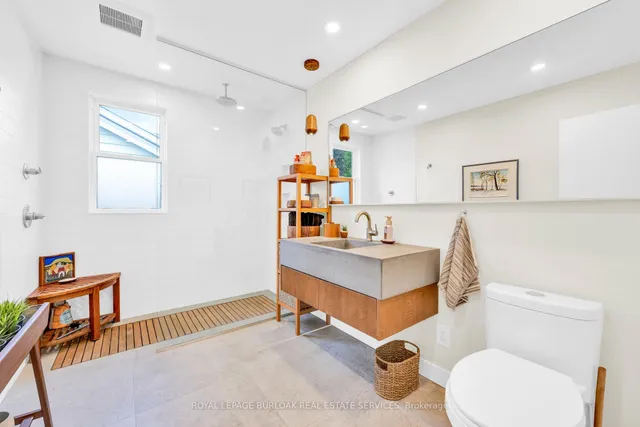 Additional image 34 of 912 Boothman Ave