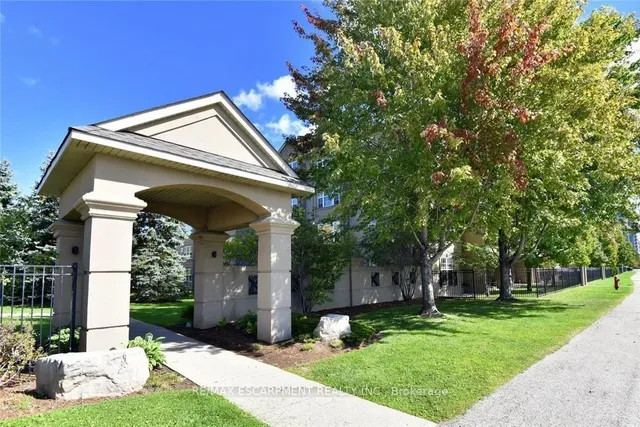 Additional image 36 of 2035 Appleby Line Unit 103