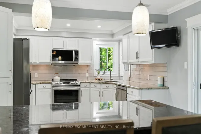 Additional image 12 of 36 Pinecreek Rd