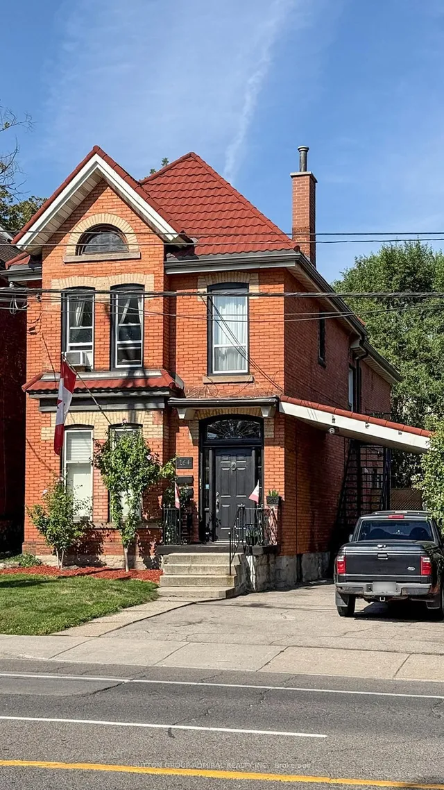 Additional image 4 of 164 WENTWORTH St