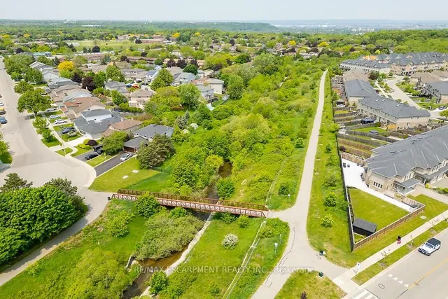 Additional image 39 of 123 WESTBANK Tr