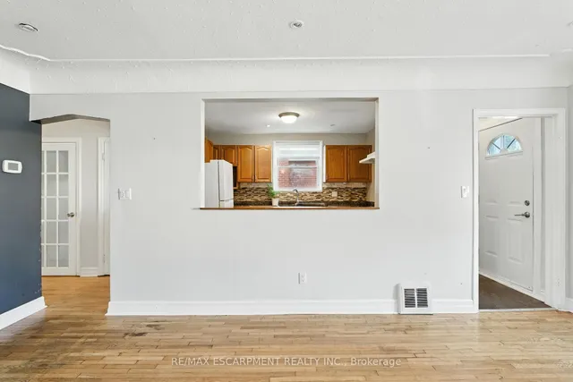 Additional image 9 of 261 East 14th St