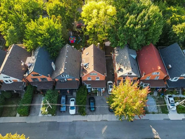 Additional image 46 of 174 Emerald St