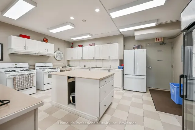 Additional image 36 of 52 Twentyplace Blvd Unit 28