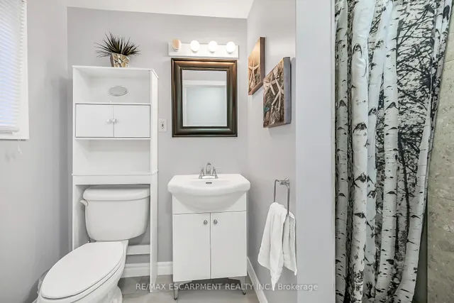 Additional image 34 of 28 Tara Crt