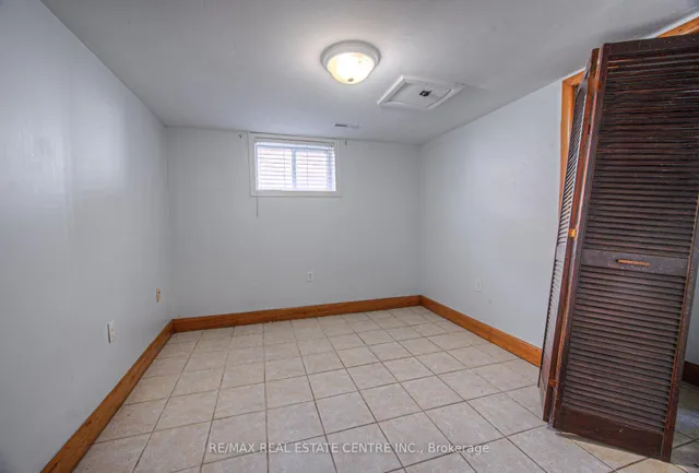 Additional image 32 of 77 Emerson St