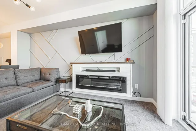 Additional image 8 of 460 Dundas St Unit 327