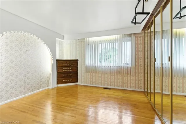 Additional image 28 of 33 Bernard St