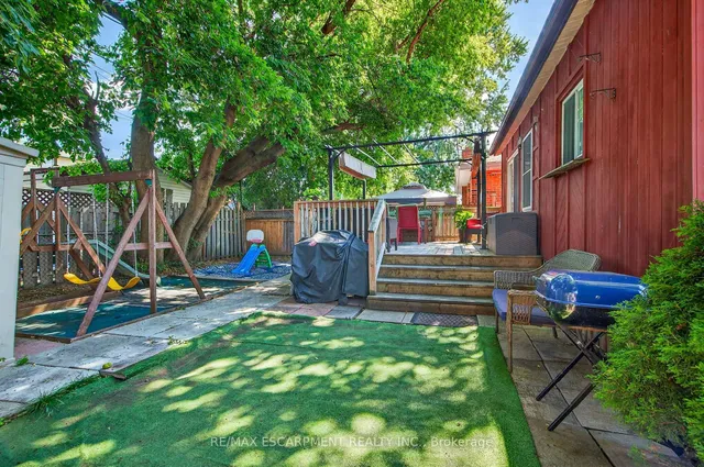 Additional image 35 of 146 Normanhurst Ave