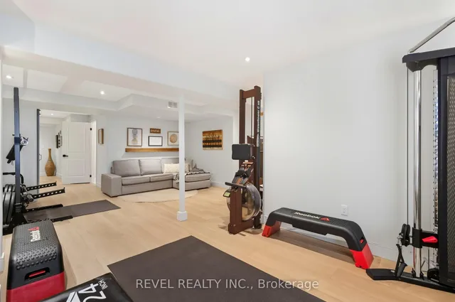 Additional image 32 of 390 Gosford Cres