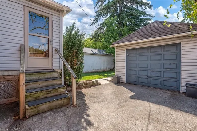 Additional image 22 of 39 Connaught Ave