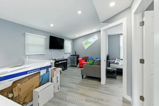 Additional image 10 of 74 East 14th St