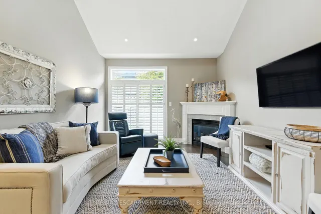 Additional image 15 of 4 Burgundy Grve