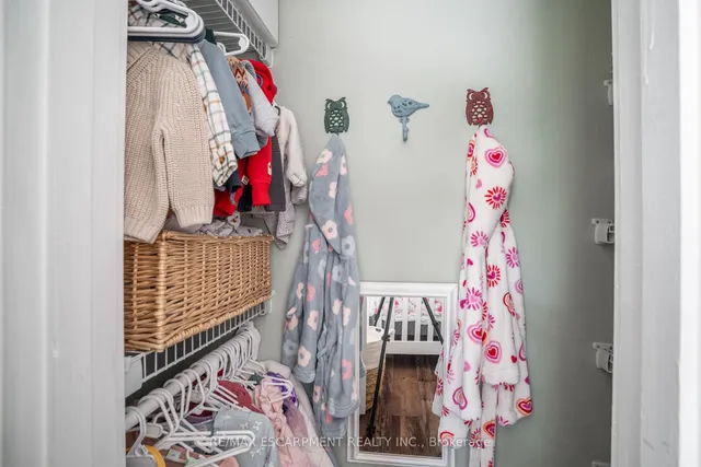 Additional image 25 of 73 Kenilworth Ave