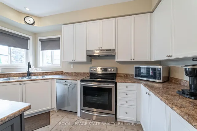 Additional image 18 of 120 Sundial Cres