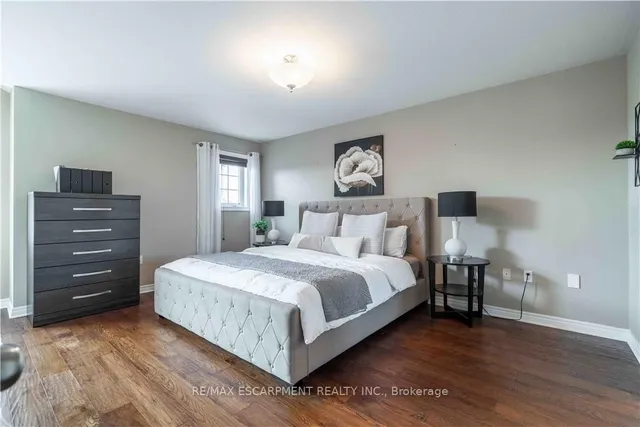 Additional image 24 of 51 Showcase Dr