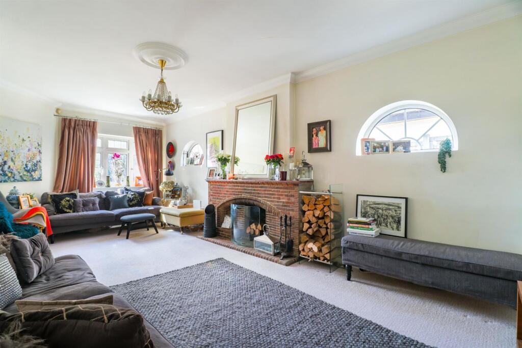 Additional image 32 of Georges Wood Road, Brookmans Park