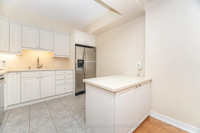 Additional image 12 of 77 GOVERNORS Rd Unit 204