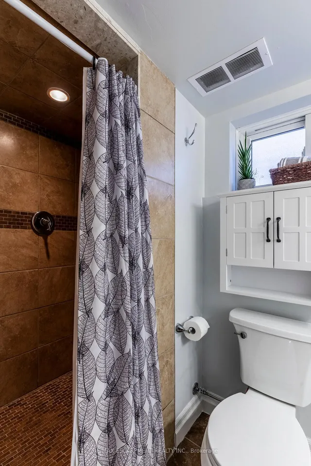 Additional image 31 of 118 Julian Ave