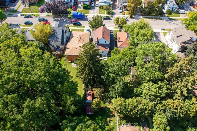 Additional image 39 of 33 Broadway Ave