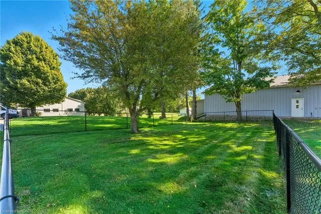 Additional image 36 of 146 Lynden Rd