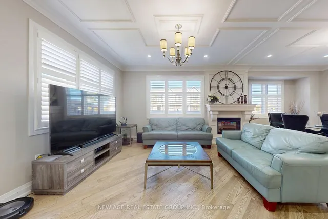 Additional image 11 of 153 Whitlock Ave