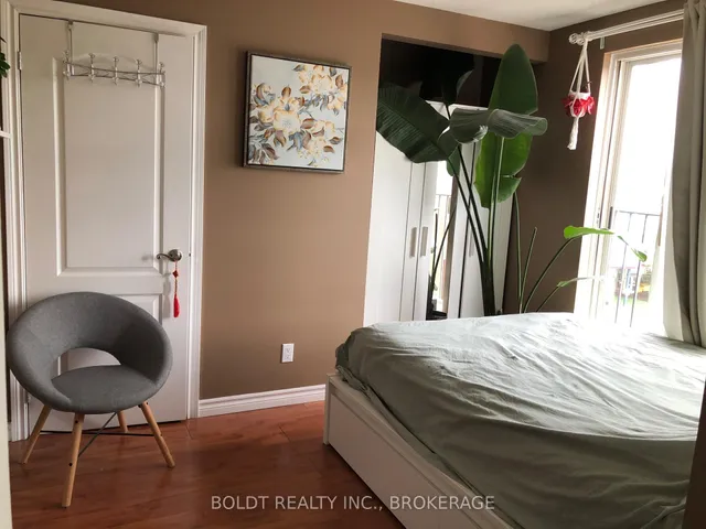 Additional image 3 of 135 James St S 304 St