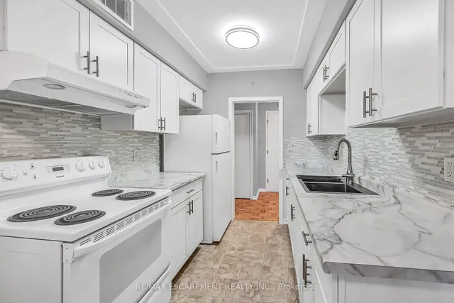 Additional image 14 of 11 Woodman Dr Unit 103